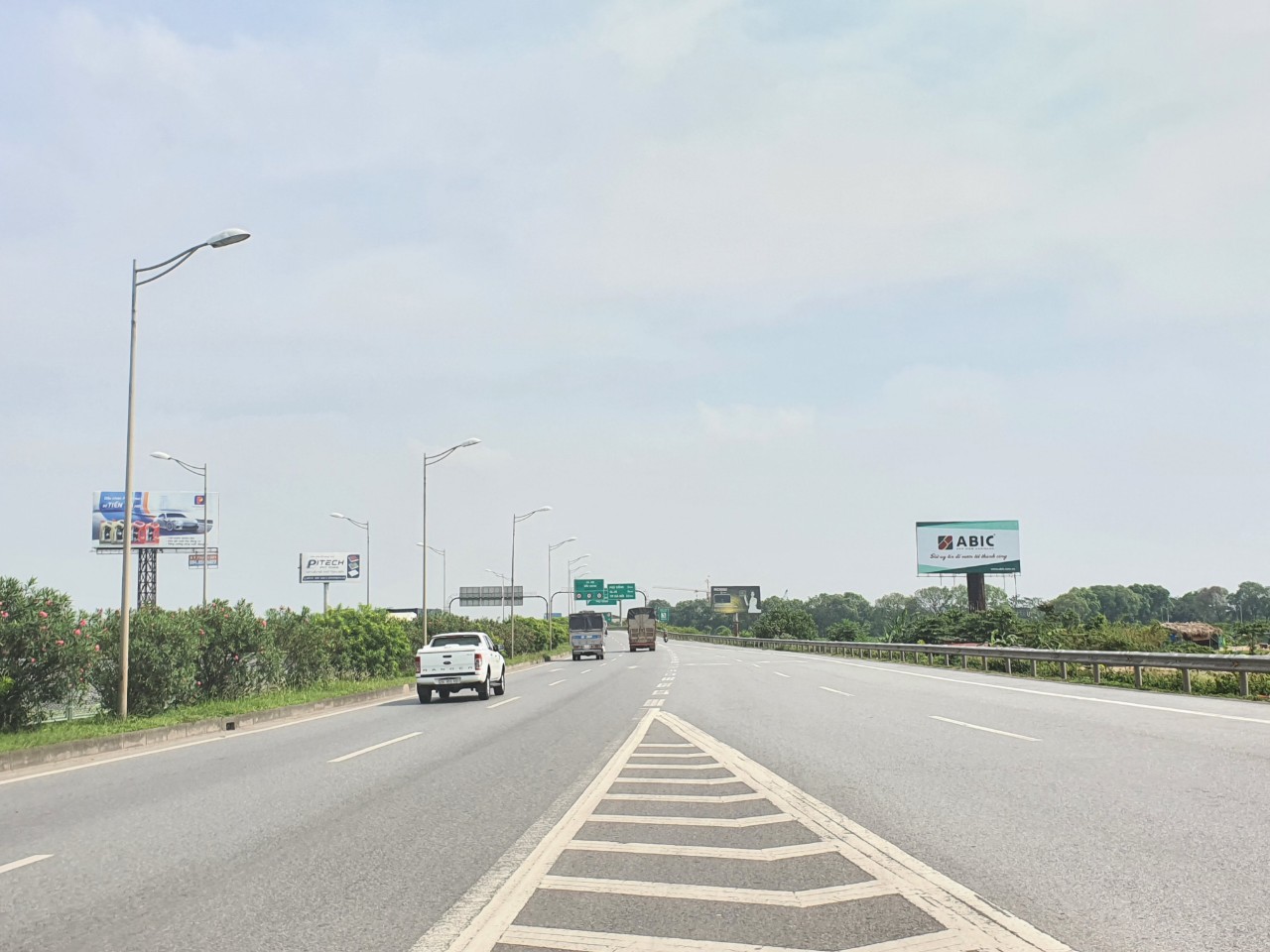 Billboard quảng cáo cao tốc Hà Nội - Bắc Ninh - Lạng Sơn